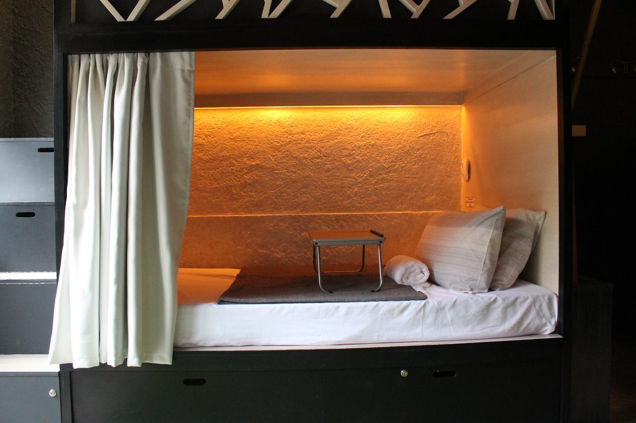 The Cavern Pod Hotel & Specialty Cafe Эль-Нидо Экстерьер фото