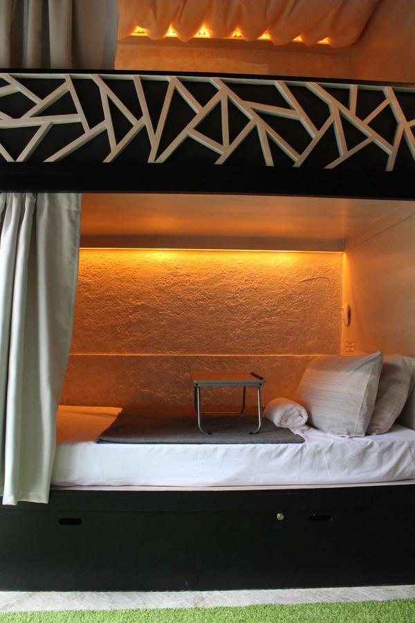 The Cavern Pod Hotel & Specialty Cafe Эль-Нидо Экстерьер фото